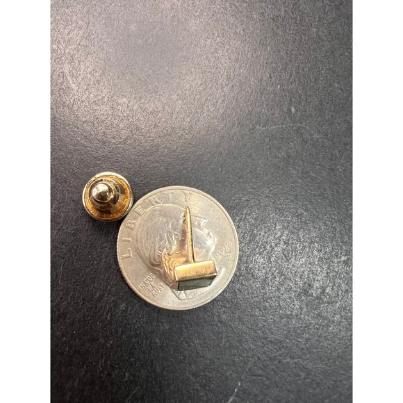 Vintage MCM La Mode Karatclad Nephrite Jade Gold Tone Rectangular Tie Tac - Picture 6 of 11